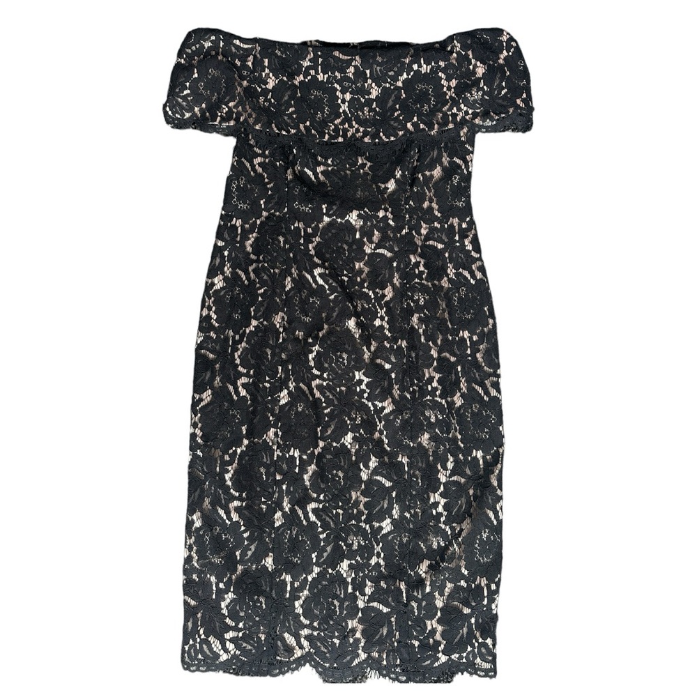 Black and créame cocktail dress size 8, off the shoulder Eliza J brand